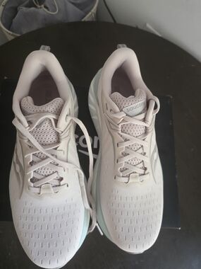 Saucony Women’s Light Pink Cushioned Athletic Sneakers